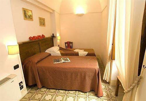 Hotel Palazzo D'Erchia Conversano Kültér fotó